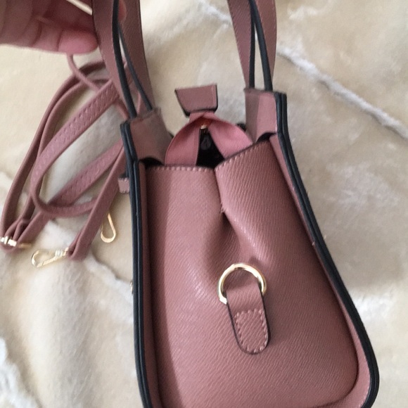 🥂Small Millennial Pink Purse🥂 - Picture 3 of 4